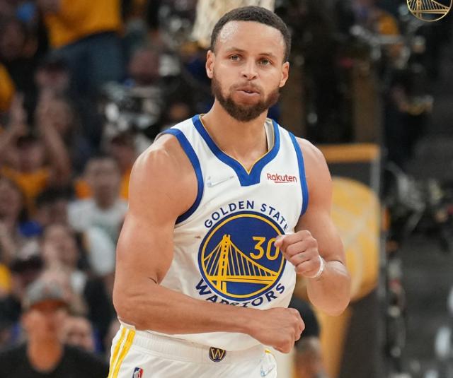 高清足球在线直播观看-G4完美表现打痛绿军 库里三分挂0仍彰显极致引力