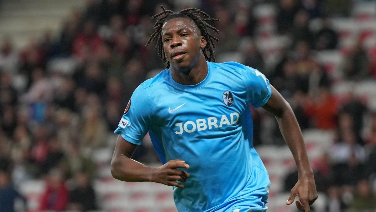 高清足球在线直播观看-外媒：拜仁和巴黎关注弗赖堡20岁中场曼赞比